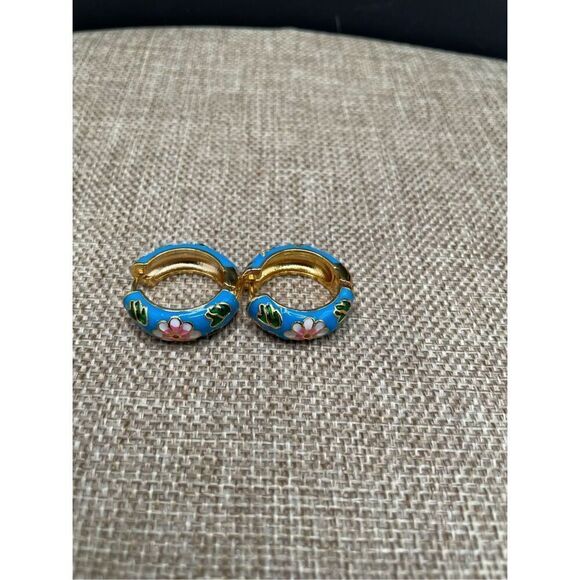 Bundle of Earrings Four Pair of Blue Colored Assorted Styles - Picture 3 of 12